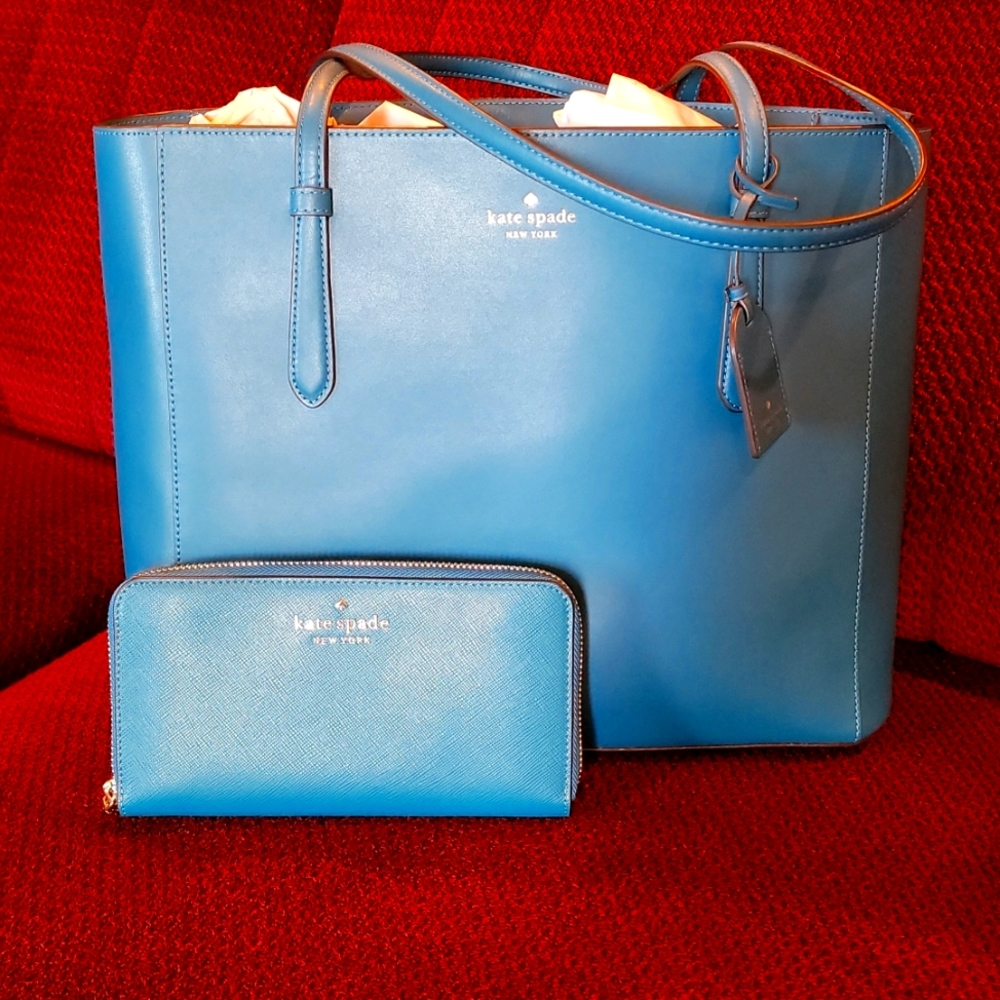 Kate Spade Handbag w/matching wallet